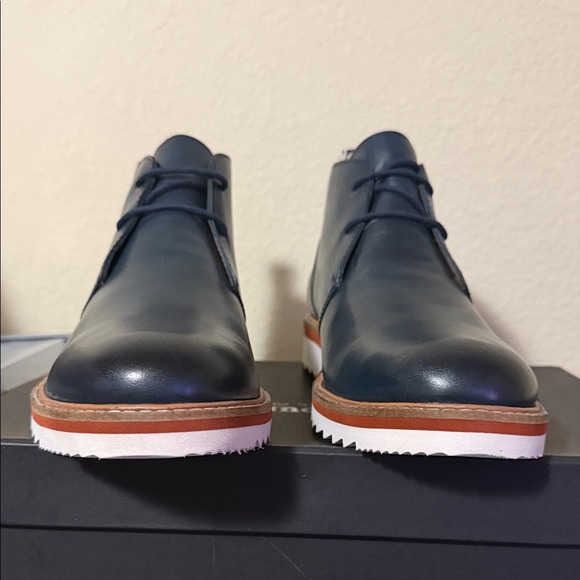 Elegant Navy Chukka Boots for Men main image 4
